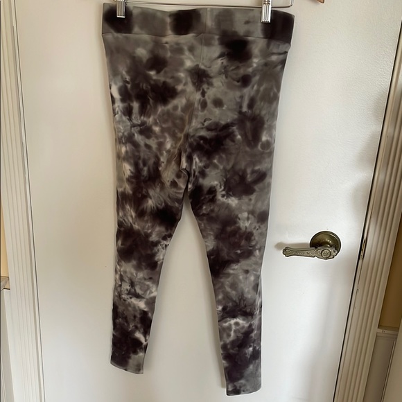 Torrid Tie-Dye Leggings Size 0 or L - Picture 3 of 3